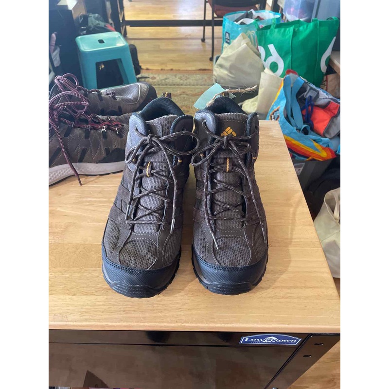 8.5 Columbia Men's Boots