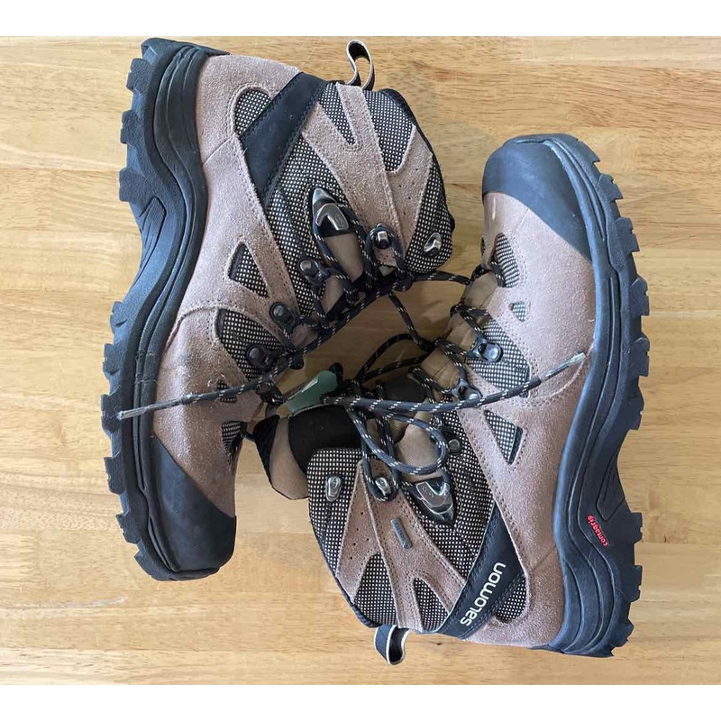 9 Salomon Men's Hiking Boots