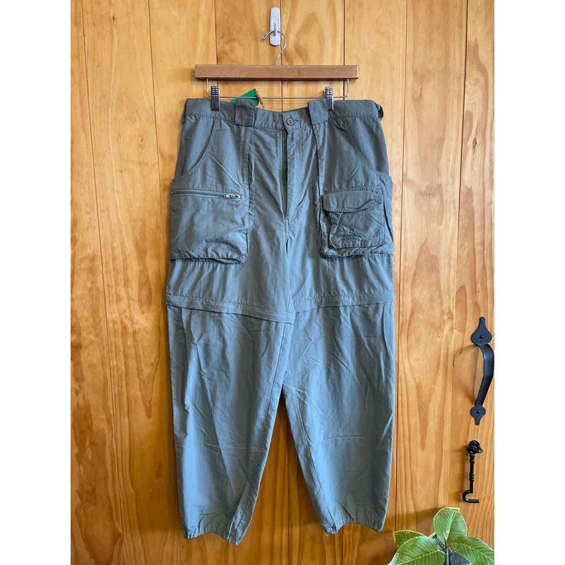Size Medium Cabelas Men's Pants