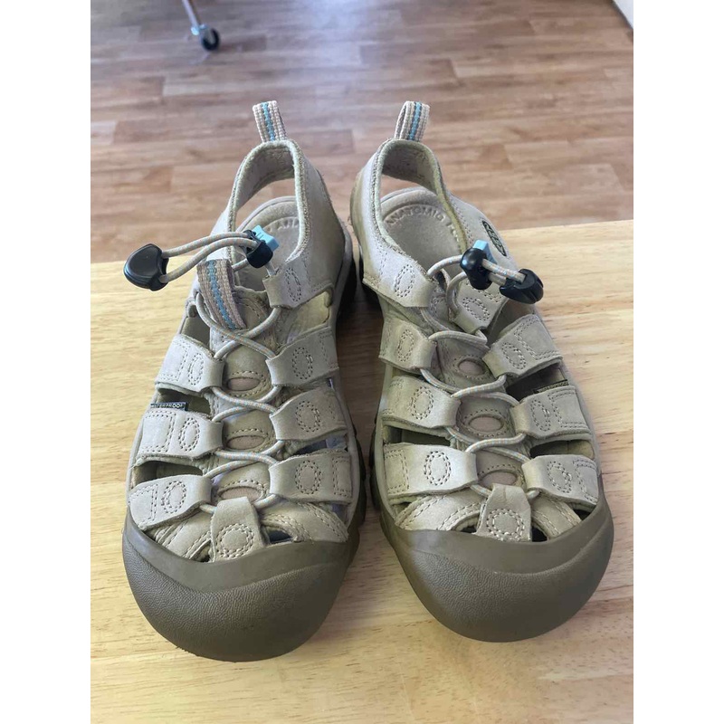 Women's Shoe Size 6.5 Keen Beige Sandals