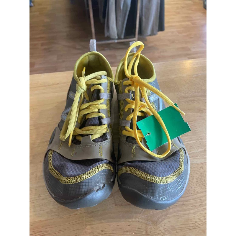 Women's Shoe Size 7 New Balance Yellow Running Shoes
