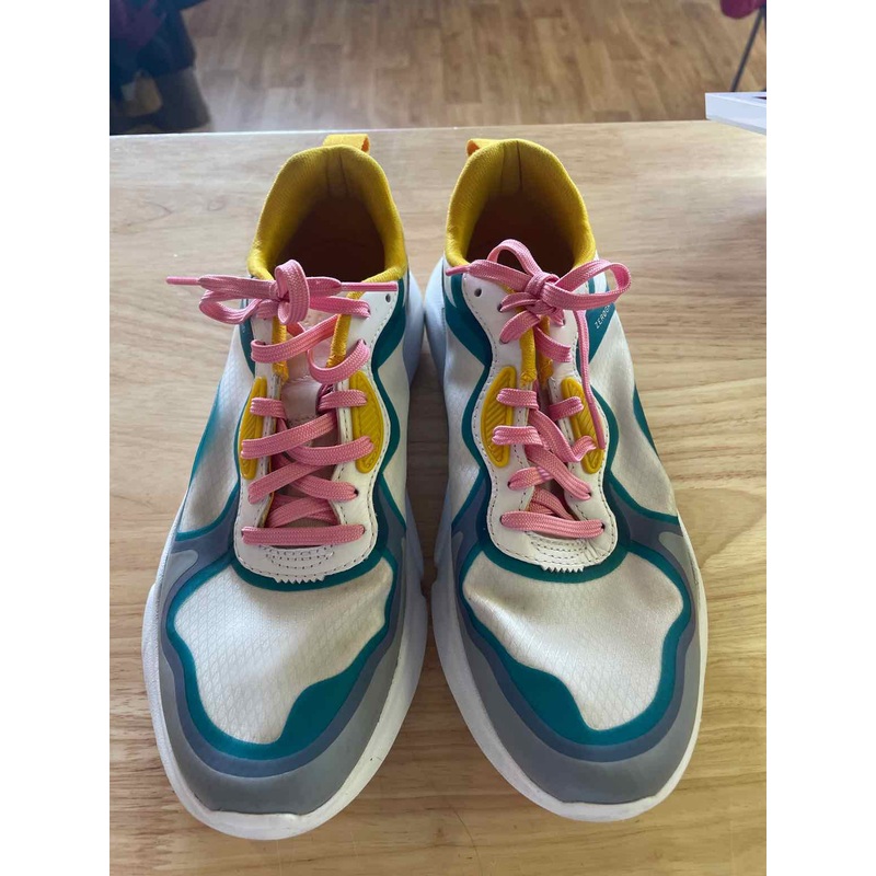 Women's Shoe Size 9.5 Cole Hann White Running Shoes