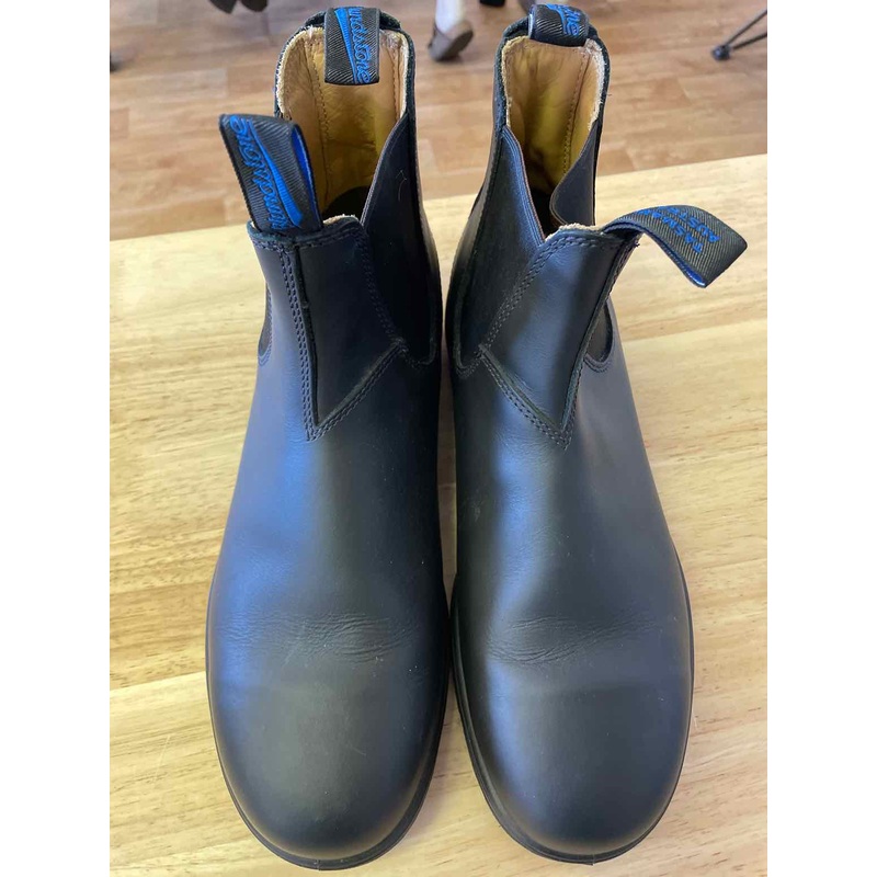 12 Blundstone Men's Boots