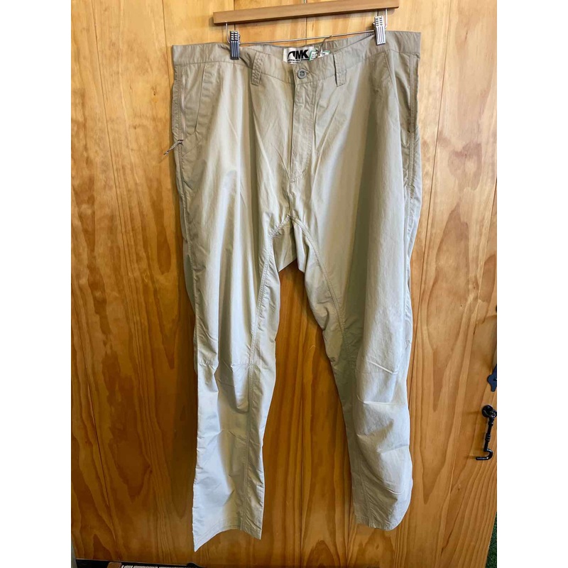 Size 42x34 Mountain Khakis Men's Pants