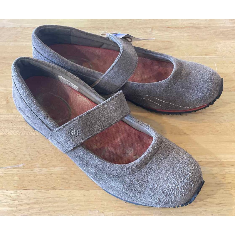 Women's Shoe Size 8 Eddie Bauer Brown Casual Shoes